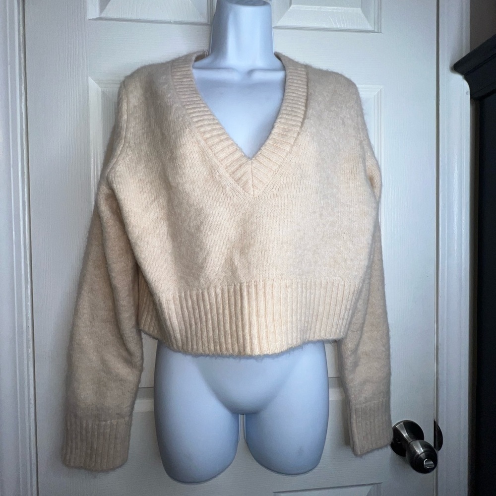 NWT Boden Women’s Medium Fluffy Mohair Wool Cropped Cream VNeck Jumper Sweater M - Picture 11 of 16